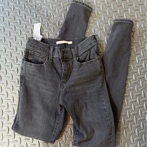 Levi’s gray jeans. High rise super skinny 720